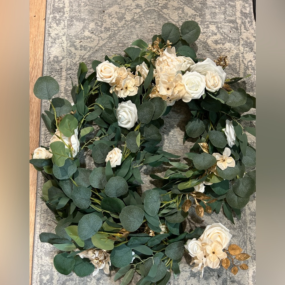 6ft flower garland white & beige Lings Moments
